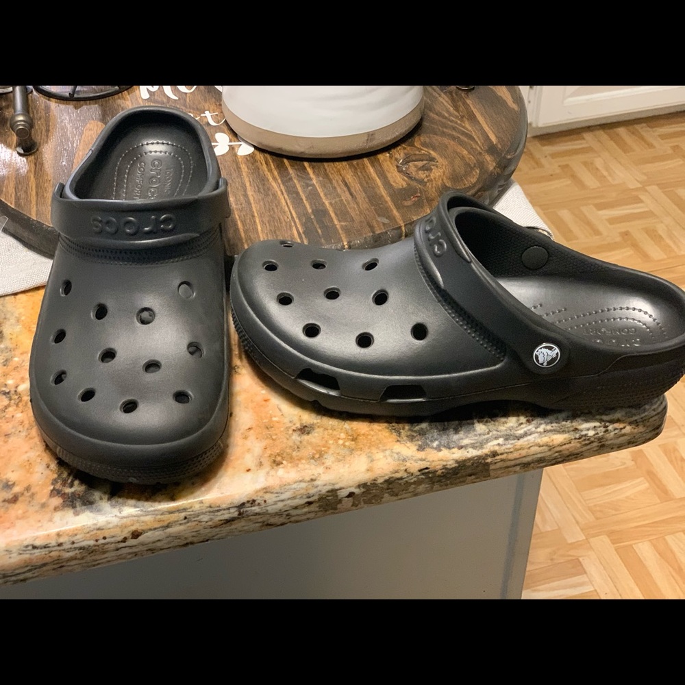 Black crocs